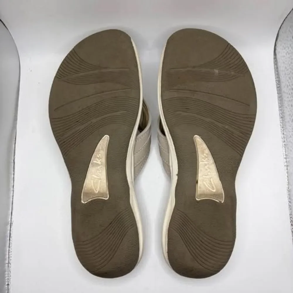 Women’s Clarks Sandals Size 7